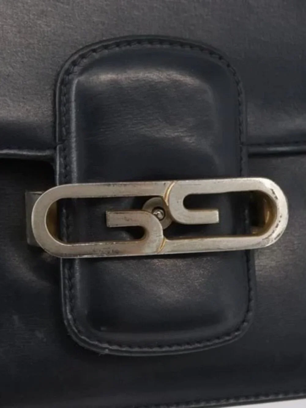 GUCCI Shoulder Bag Leather Navy Gold Auth YKZ288